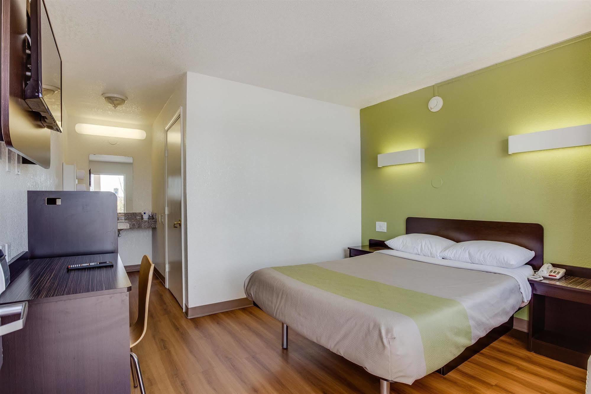 6-el Paso, Tx - West Hotel 2*