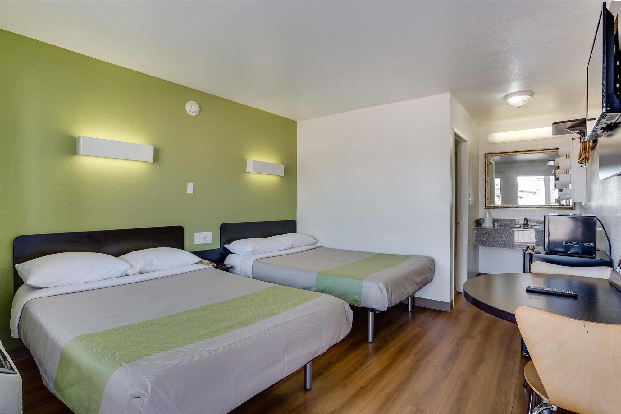 Hotel 6-el Paso, Tx - West 2*